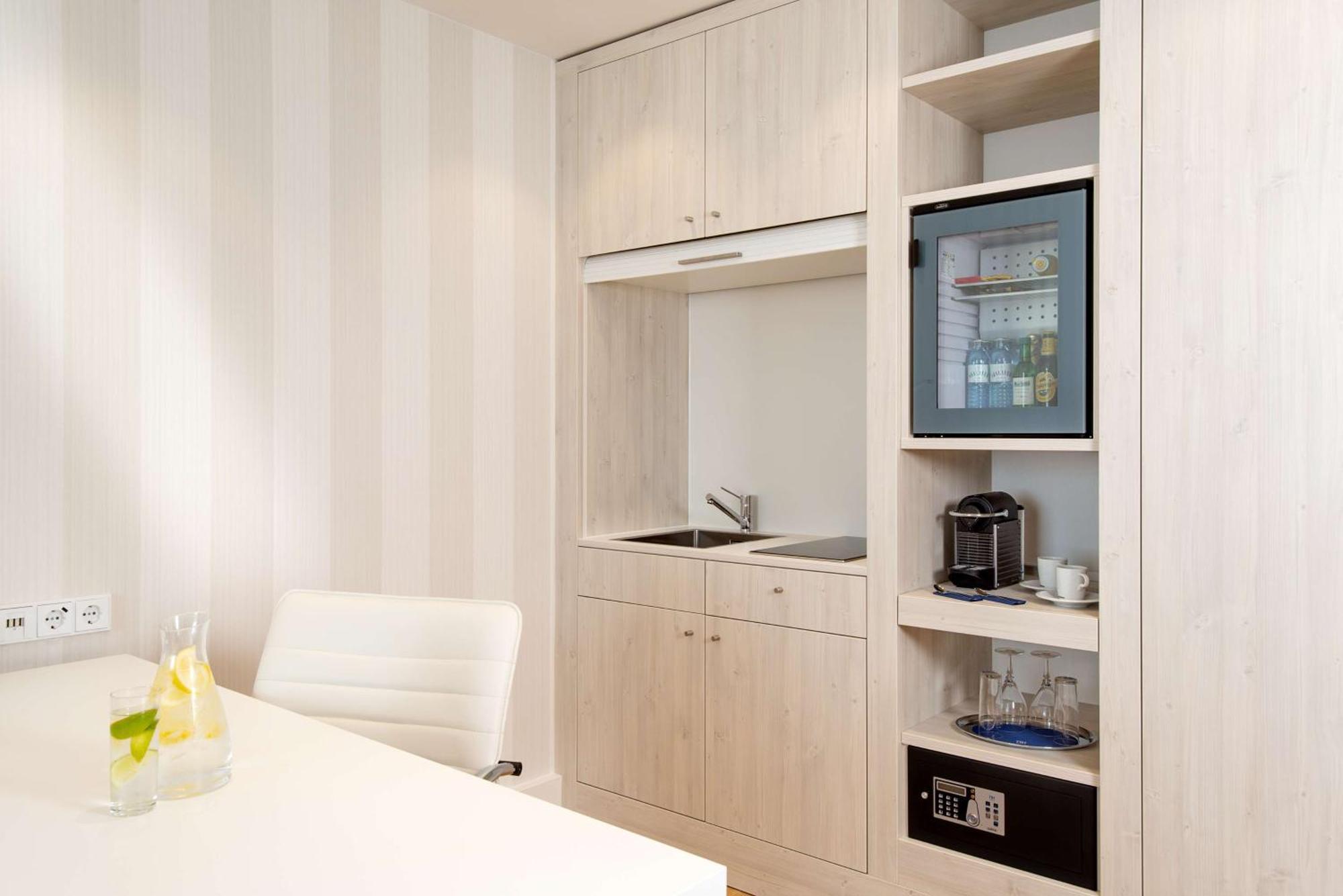 Hotel Nh Collection Zentrum 4*